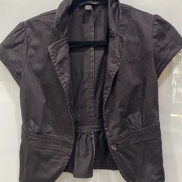 H&M Women's Black Short Sleeve Button Up Suit Blazer Jacket Sz 6 / Small - Picture 3 of 4